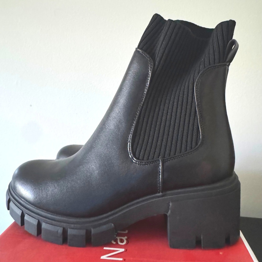 Nature Breeze Mill Black Faux Leather Lug Sole Chelsea Ankle Boots Womens 6 NIB